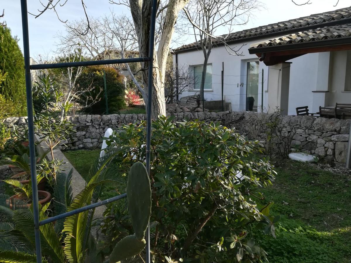 Casa Degli Avi Don Neli, Immersa Nella Natura Модика Экстерьер фото